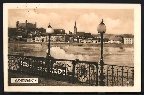 AK Bratislava, Dampfer vor dem Ort