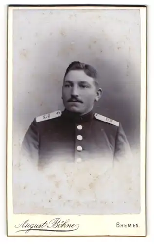 Fotografie August Böhne, Bremen, Soldat in Uniform des Regiment 75