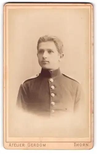 Fotografie Atelier Gerdom, Thorn, junger Soldat in Uniform