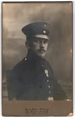 Fotografie Bruno Mattner, Wilsdruff, Meissener Str. 43, Soldat in Uniform des Rgt. 48 mit Ordensband