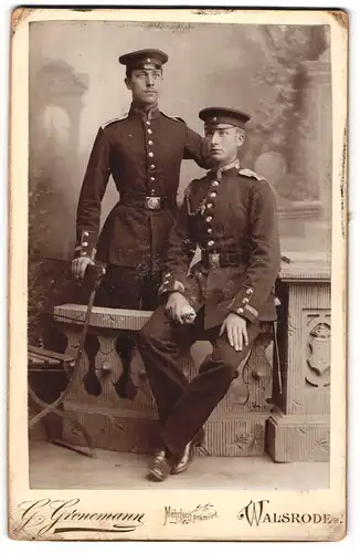 Fotografie G. Gronemann, Walsrode, zwei Uffz. in Uniform samt Schützenschnur