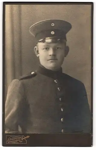 Fotografie H. Schweitzer, Brandenburg a. H., junger Soldat in Uniform