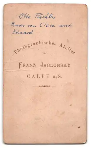 Fotografie F. Jablonsky, Calbe a. S., junger Mann Otto Richter im Anzug mit Einstecktuch