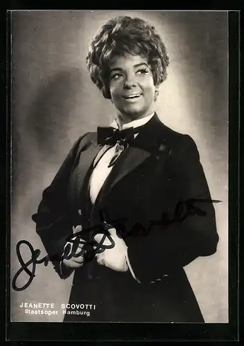 AK Opernsängerin Jeanette Scovotti aus der Hamburger Staatsoper, mit original Autograph