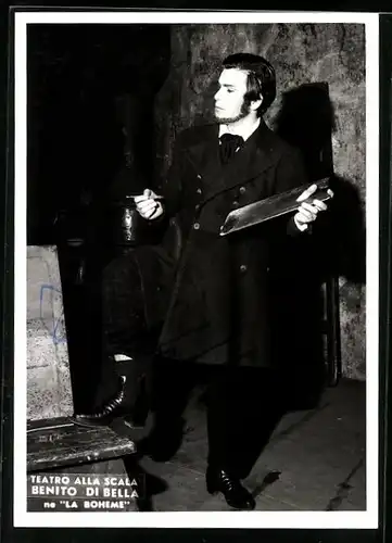 AK Opernsänger Benito di Bella in La Boheme, original Autograph