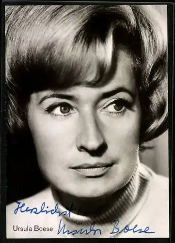 AK Opernsängerin Ursula Boese im Rollkragenpullover, original Autograph