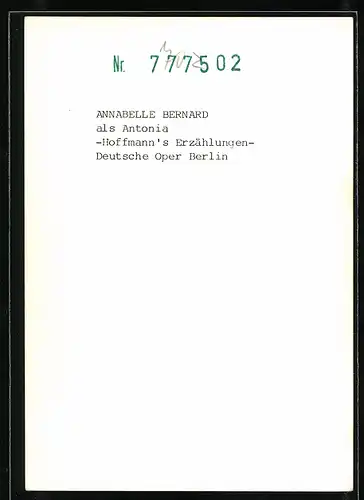 AK Opernsängerin Annabelle Bernard als Antonia in Hoffmanns Erzählungen, mit original Autograph