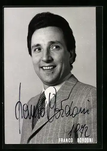 AK Opernsänger Franco Bordoni im Anzug, original Autograph