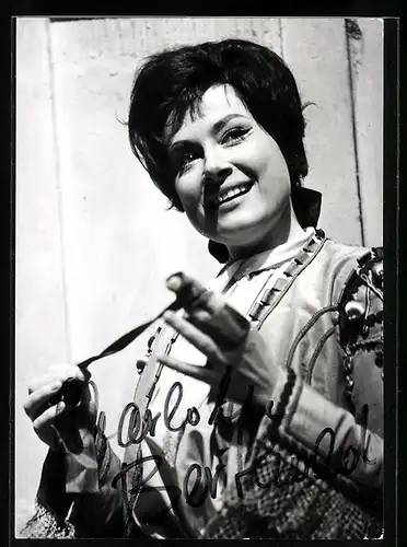 AK Opernsängerin Charlotte Berthold auf der Bühne, mit original Autograph