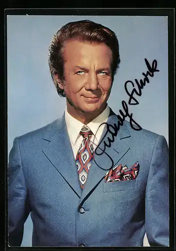 AK Kammersänger Rudolf Schock in blauem Anzug, original Autograph