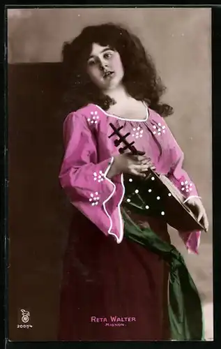AK Opernsängerin Reta Walter mit Zupfinstrument