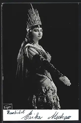 AK Opernsängerin Erika Mechera im Kostüm mit Krone, mit original Autograph