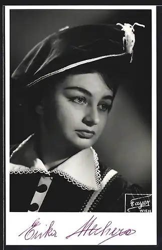 AK Opernsängerin Erika Mechera mit Hut, mit original Autograph