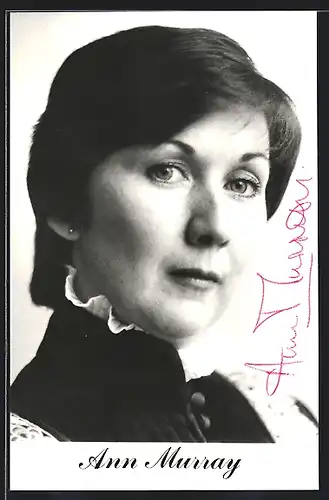 AK Opernsängerin Ann Murray mit Ohrring, mit original Autograph