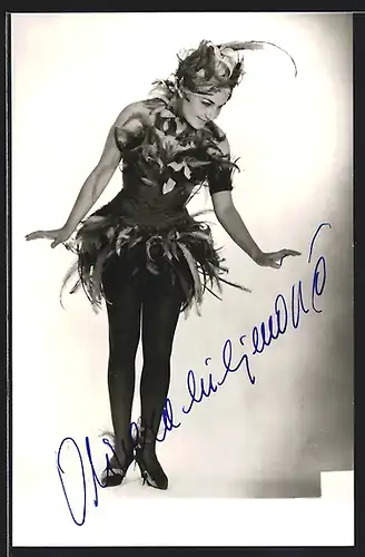 AK Opernsängerin Olivera Miljakovic im Kostüm, mit original Autograph