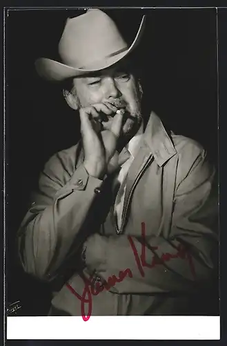 AK Opernsänger James King mit Hut und Zigarette, mit original Autograph