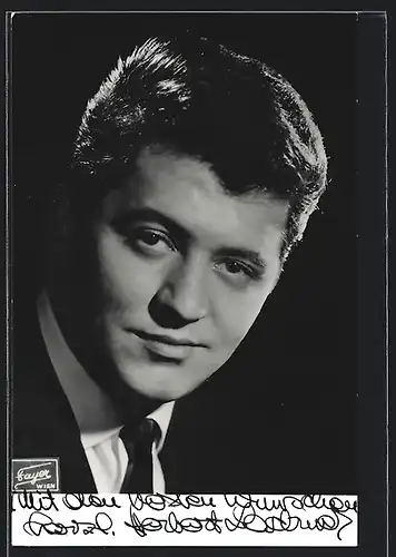 AK Opernsänger Herbert Lackner, Bass, im Anzug, mit original Autograph