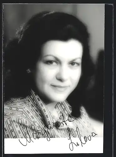 AK Opernsängerin Margarita Lilova am Lächeln, mit original Autograph