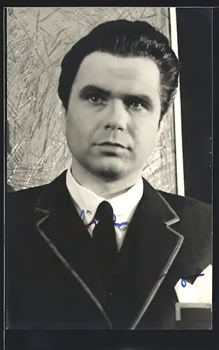 AK Opernsänger Friedrich Lenz im Anzug, mit original Autograph