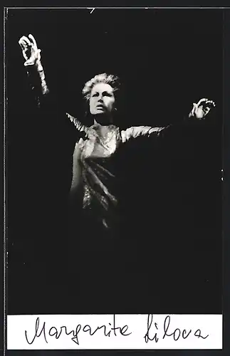 AK Opernsängerin Margarita Lilova auf der Bühne, mit original Autograph