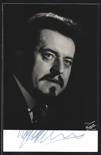 AK Opernsänger Tugonur Frauc mit Schnurrbart, mit original Autograph