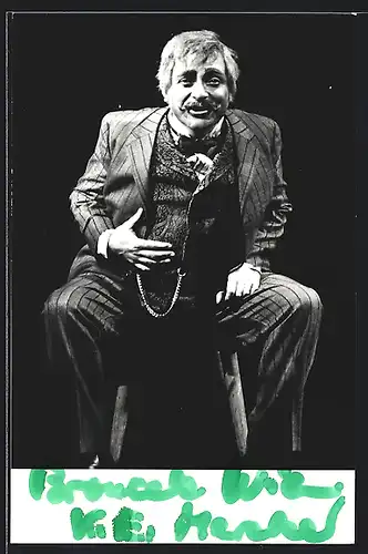 AK Opernsänger Karl-Ernst Mercker im Anzug, mit original Autograph