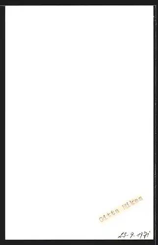 AK Opernsängerin Gitta Mikes in Szene, mit original Autograph