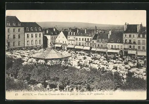 AK Autun, Place du Champ-de-Mars le jour de Foire