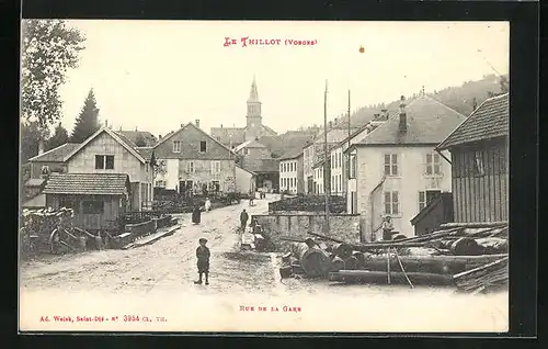 AK Le Thillot, Rue de la Gare, Strassenpartie am Ortseingang