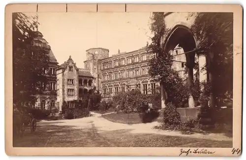 Fotografie Fotograf unbekannt, Ansicht Heidelberg, Blick in den Schlosshof