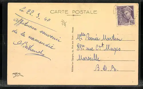 AK Montcauvaire, L`Eglise, le Monument aux morts et le Calvaire