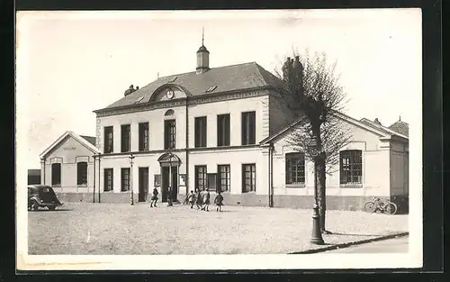 AK Petit-Quevilly, La Mairie, Vorderansicht mit Kindern