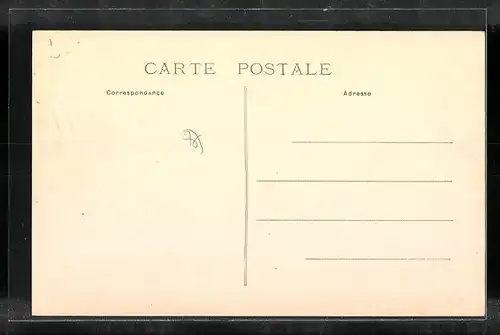 AK Neufchatel-en-Bray, La Ferme du Valboury, Strassenpartie