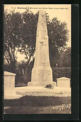 AK Mayenne, Monument aux Soldats Morts