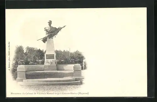 AK Grez-en-Bouére, Monument du Colonel de Villebois Mareuil