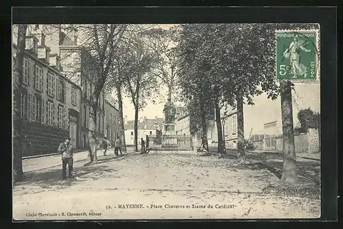 AK Mayenne, Place Cheverus et Statue du Cardinal