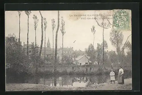 AK Pré-en-Pail, Blick auf den Tümpel und Ortspartie