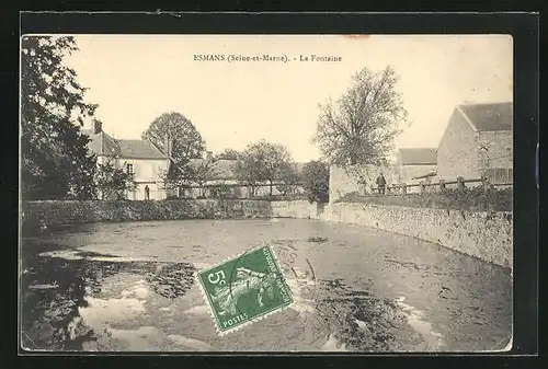 AK Esmans / S.-et-M., La Fontaine, Ortspartie
