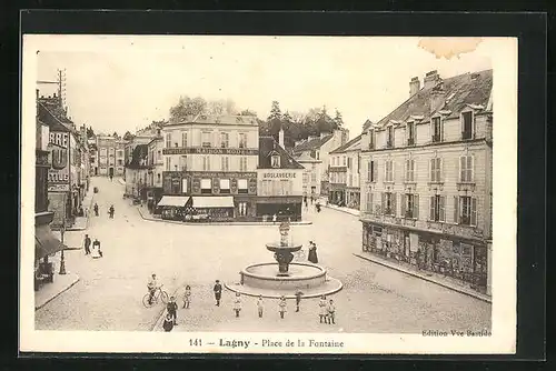 AK Lagny, Strassenpartie mit Kindern am Brunnen