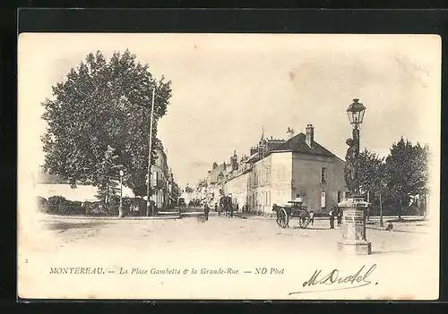 AK Montereau, la Place Gambetta et la Grande-Rue
