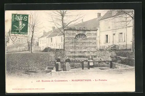 AK Mauperthuis, la Fontaine