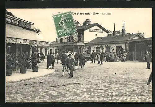 AK Le Perraux-Bry, La Gare, Bahnhof