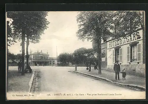 AK Dreux, La Gare et Hotel de la Gare, vue prise Boulevard Louis-Terrier