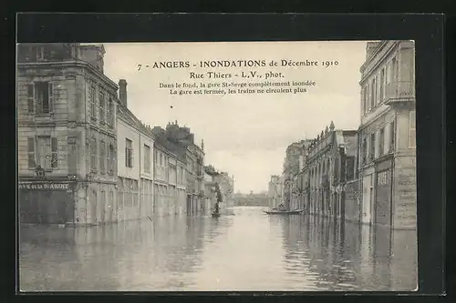 AK Angers, Indondations de Decembre 1910, Cafe de la Marine en Rue Thiers, Hochwasserkatastrophe