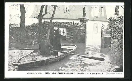 AK Neuilly-Saint-James, Sortie d'une propriété 1910