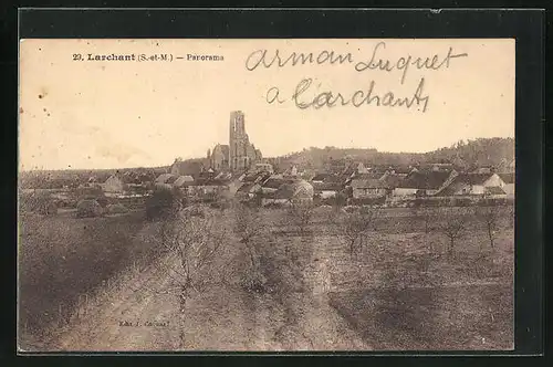 AK Larchant, Panorama