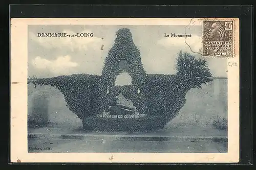 AK Dammarie-sur-Loing, Le Monument