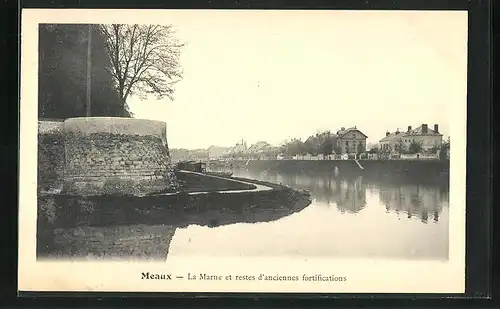 AK Meaux, La Marne et restes d`anciennes fortifications