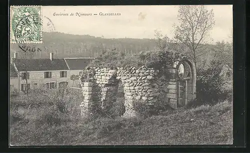 AK Glandelles, Alte Ruine einer Kapelle