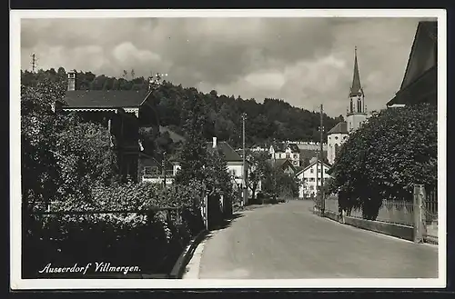 AK Villmergen, Ausserdorf, Strassenpartie mit Kirche